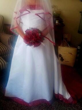 DAVID'S BRIDAL white/apple red beaded strapless long train wedding gown